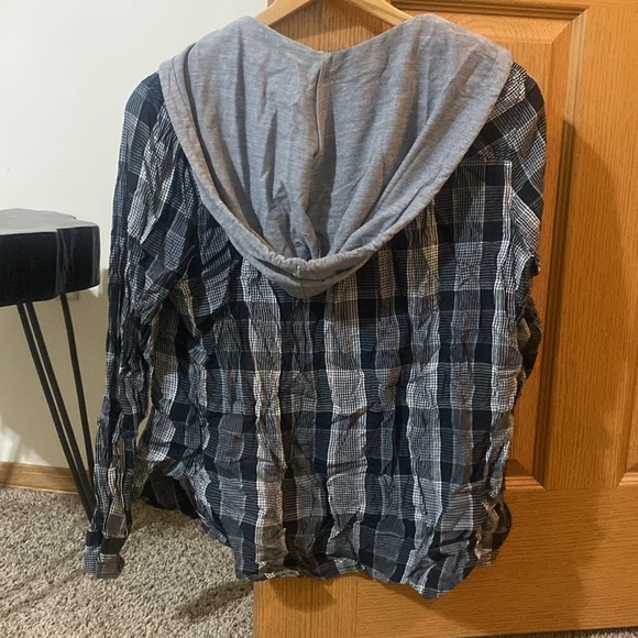 Womens hooded button down flannel - Picture 3 of 3